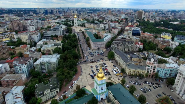 Paisaje-urbano-de-St.-Sophia-Cathedral-y-Plaza-de-St-Sophia-en-Kiev-de-Ucrania