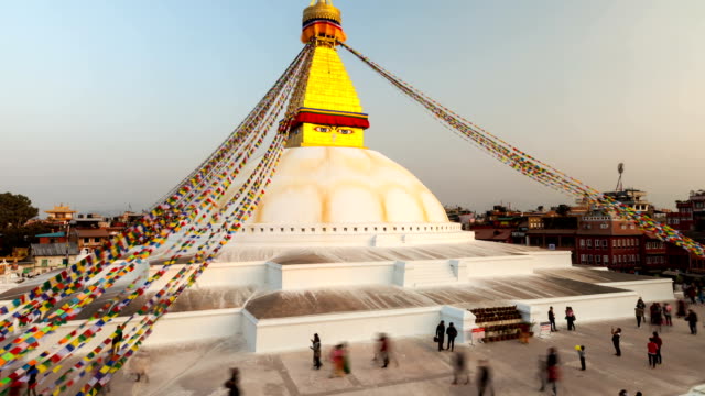 Peregrinos-caminando-timelapse-de-Boudhanath-Stupa,-Kathmandu,-Nepal
