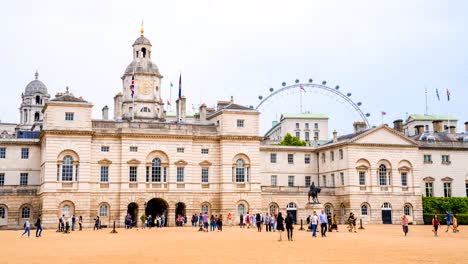 Horse-Guards-building-time-lapse-in-London.