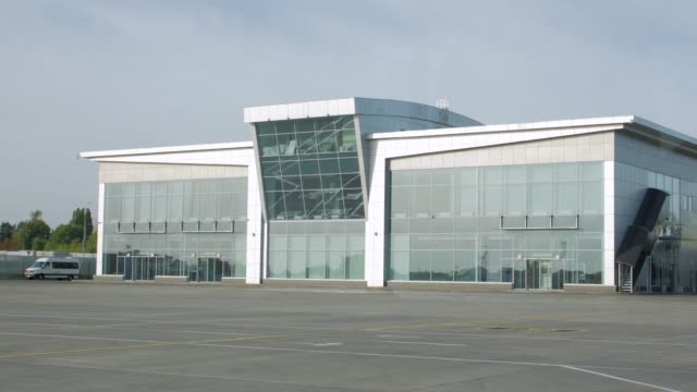Fassade-des-Flughafengebäudes