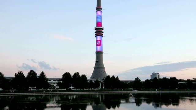 Torre-de-televisión-(Ostankino)-por-la-noche,-Moscú,-Rusia