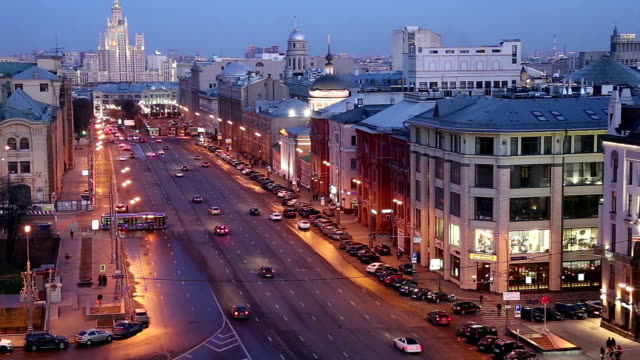 Blick-auf-die-Stadt-von-der-high-point-(eine-Aussichtsplattform-auf-dem-Gebäude-des-zentralen-Children's-Filiale),-Russland-–-Eröffnung-im-April-2015-nach-umfangreicher-Renovierung