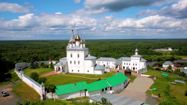 Draufsicht-Dreifaltigkeits-Kathedrale-in-Gorokhovets,-Russland