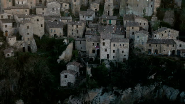 view-at-the-old--famous-tuff-city-Sorano