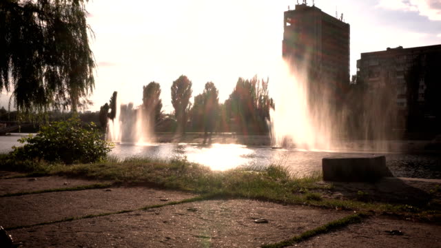 Kiev,-Ukraine.-fountains-on-the-Bank-of-the-river