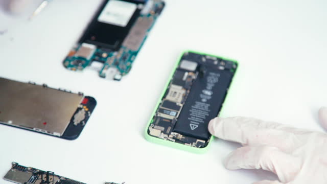 A-cell-phone-repair.-The-internal-components-of-a-smartphone