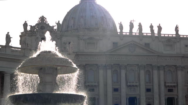 Fountain-near-Saint-Peter-Basilica.