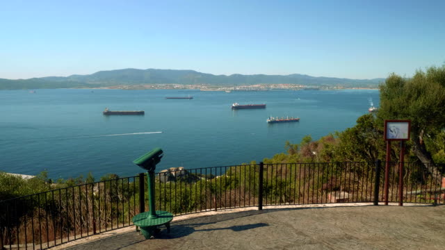 Aussicht-auf-Bucht-von-Felsen-von-Gibraltar-im-sonnigen-Herbsttag