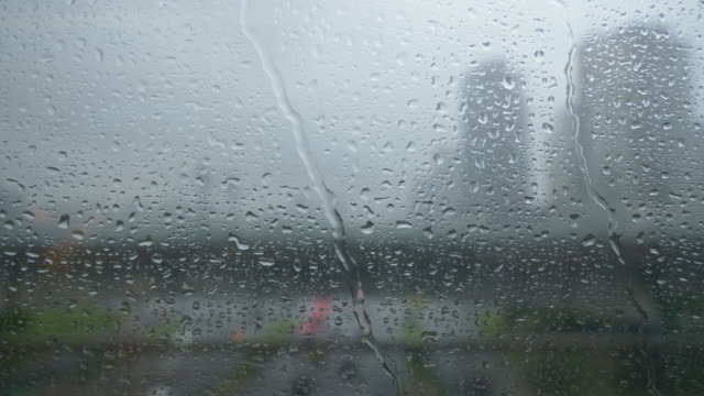 trainieren-Sie-regnerischen-nasse-Fenster-Fahrt-Pov-Panorama-4k-china