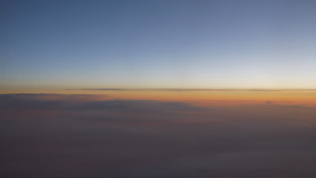 Sonnenuntergang-Sonne-Licht-Flugzeug-Fenster-Ansicht-4k-china