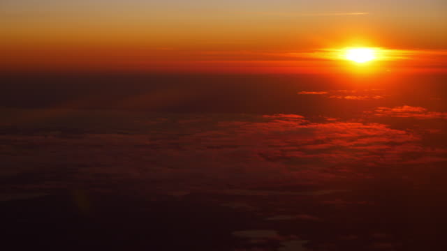 Sonnenuntergang-Sonne-Licht-Flugzeug-Fenster-Ansicht-Panorama-4k-china