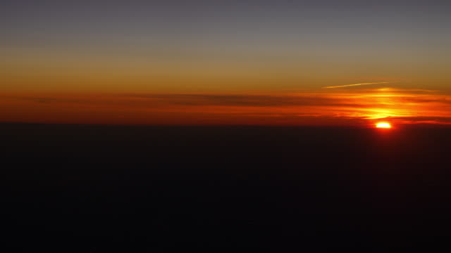 puesta-de-sol-sol-avión-ligero-ventana-vista-panorama-4k-china