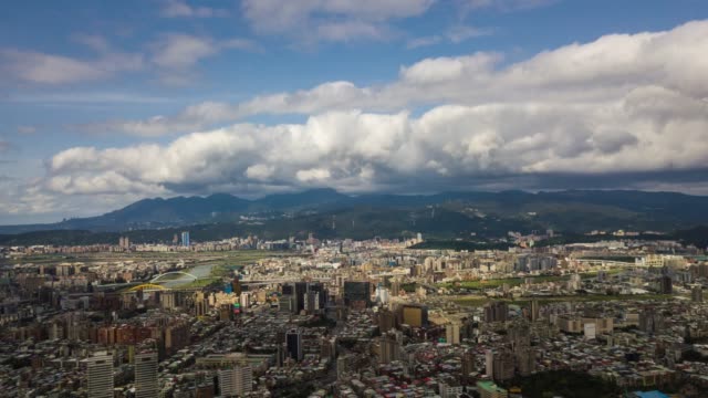 sonnigen-Tag-blauen-Himmel-Taipei-Stadtbild-Berge-aerial-Panorama-4k-Zeitraffer-Taiwan