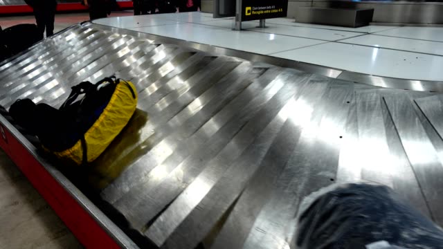 Recepción-de-equipaje-en-el-aeropuerto.
