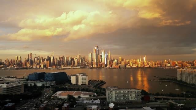 Aerial-view-Dramatic-Evening-in-New-York-City-series-4k