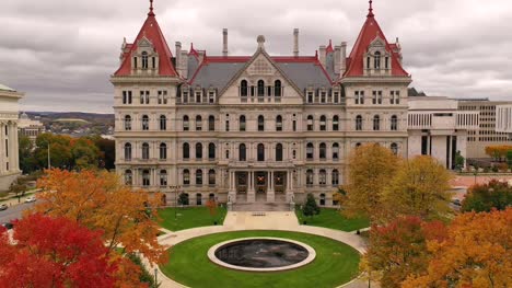 State-Capitol-Gebäude-Haus-Albany-New-York-Herbst-Farbe-Herbst-Saison