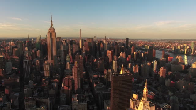 Sunset-Shot-Of-Empire-State-Building-And-432-Park-Ave
