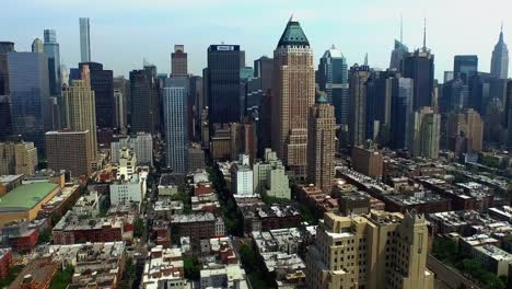 Fliegen-in-Richtung-Eastside-Viewing-Empire-State-&-432-Park-Ave