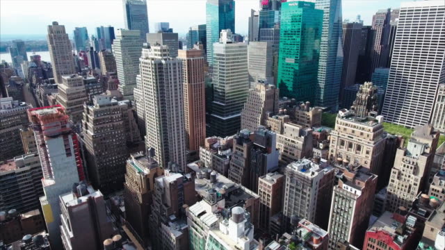 NYC-Midtown-Aerial-Slow-Decent