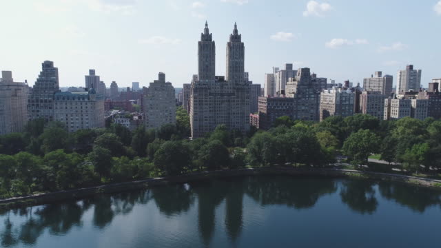Vista-aérea-de-los-edificios-de-Manhattan-y-central-park