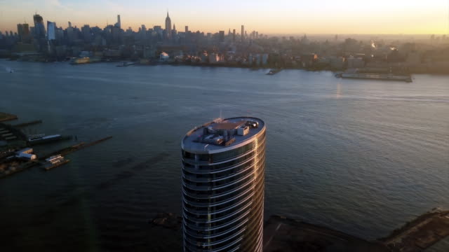 Luftbild-Hudson-River-und-Midtown-Manhattan-aus-New-Jersey-4k
