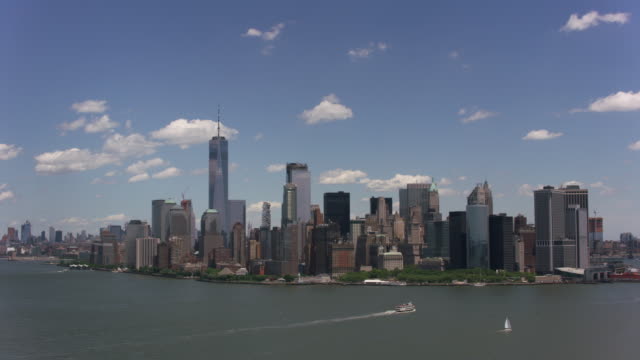 Aerial-shot-of-lower-Manhattan-in-New-York-City.