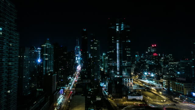 Bei-Nacht-HD-Zeitraffer---New-York-City-Midtown