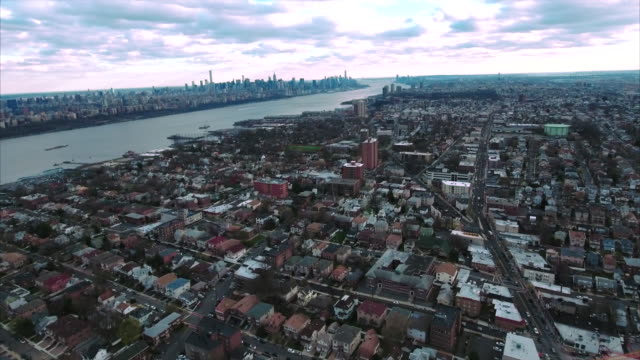 Cliffside-Park,-NJ-Luftaufnahme-von-Downtown-Manhattan