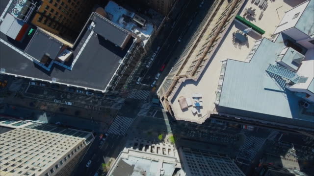 Aerial-Of-NYC-Moving-Then-Rotating-Overhead-View