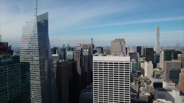 Midtown-Aerial-NYC-Slight-Ascension-With-432-Park-Ave-In-Background