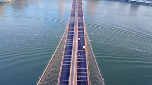 Flug-über-die-Brooklyn-Bridge