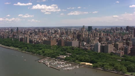 Vista-aérea-de-Manhattan-superior-del-río-de-Hudson.