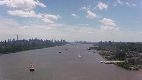 Luftaufnahme-des-Hudson-River.