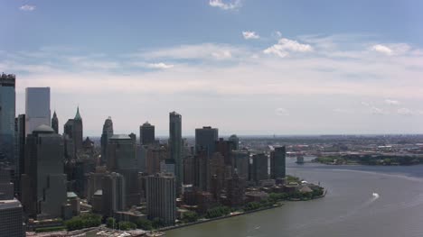 Flying-down-Hudson-River-by-Lower-Manhattan.