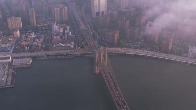 Hohen-Winkel-Luftaufnahme-der-Brooklyn-Bridge.