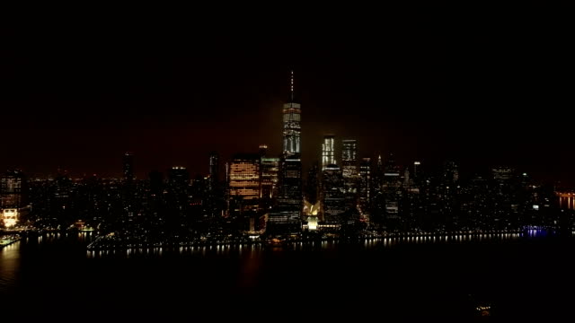 Nueva-York---bajo-Manhattan-Skyline-aéreos-en-la-noche