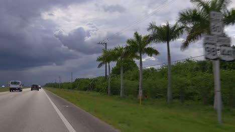 Estados-Unidos-cielo-de-verano-lluvias-día-carretera-viaje-viaje-4-k,-la-Florida