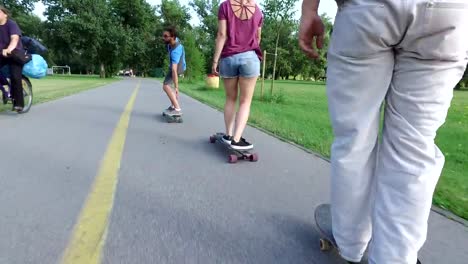 Freunde-Skateboarden