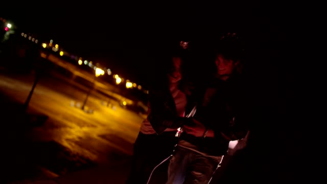 Young-couple-having-a-romantic-urban-night-date