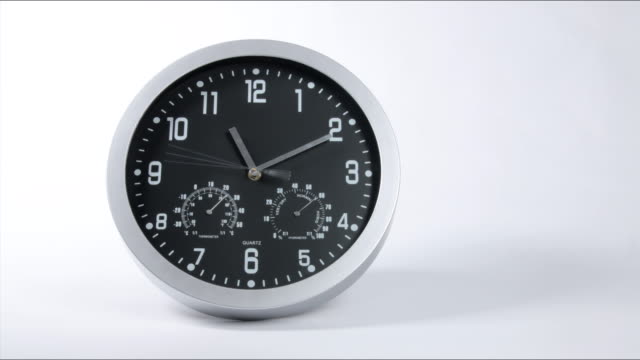 Clock-Fast-Time-Lapse-4k
