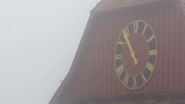 Pfarrei-Kirche-der-St.-Nicholas-Clock-in-Neuleiningen,-Deutschland