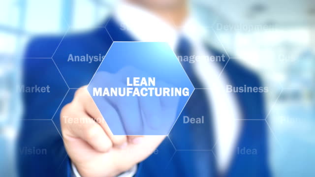 Lean-Manufacturing,-Geschäftsmann-mit-Augmented-holographische-Schnittstelle