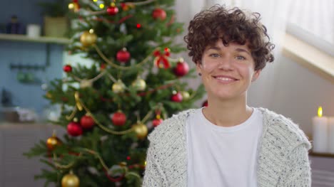 Portrait-of-Curly-Woman-Posing-at-Christmas