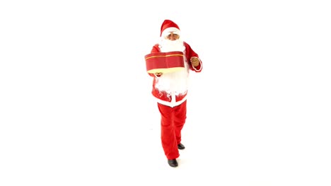 Santa-Claus-es-la-elección-de-un-regalo-contra-el-fondo-blanco