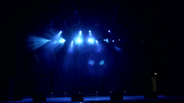 Blue-and-white-stage-lights,-high-resolution.