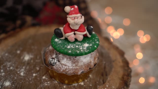 Weihnachtsmann-Cupcake