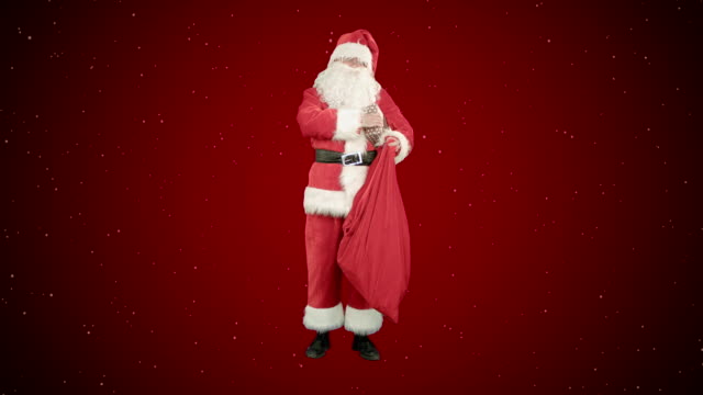 Weihnachtsmann-mit-seinem-Sack-von-vielen-Geschenken-auf-rotem-Hintergrund-mit-Schnee