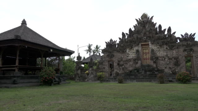 Die-alten-Tempel-auf-Bali,-Indonesien