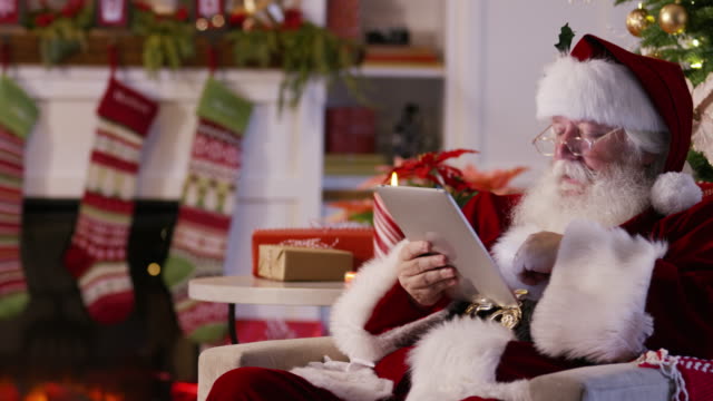Santa-Claus-con-tableta-digital