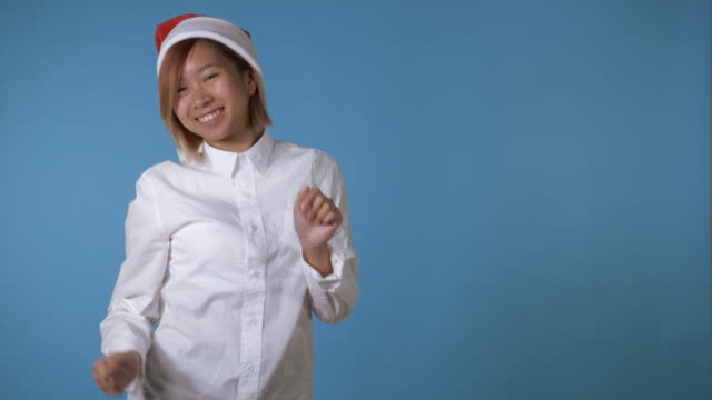 asiatische-Mädchen-Weihnachten-feiern